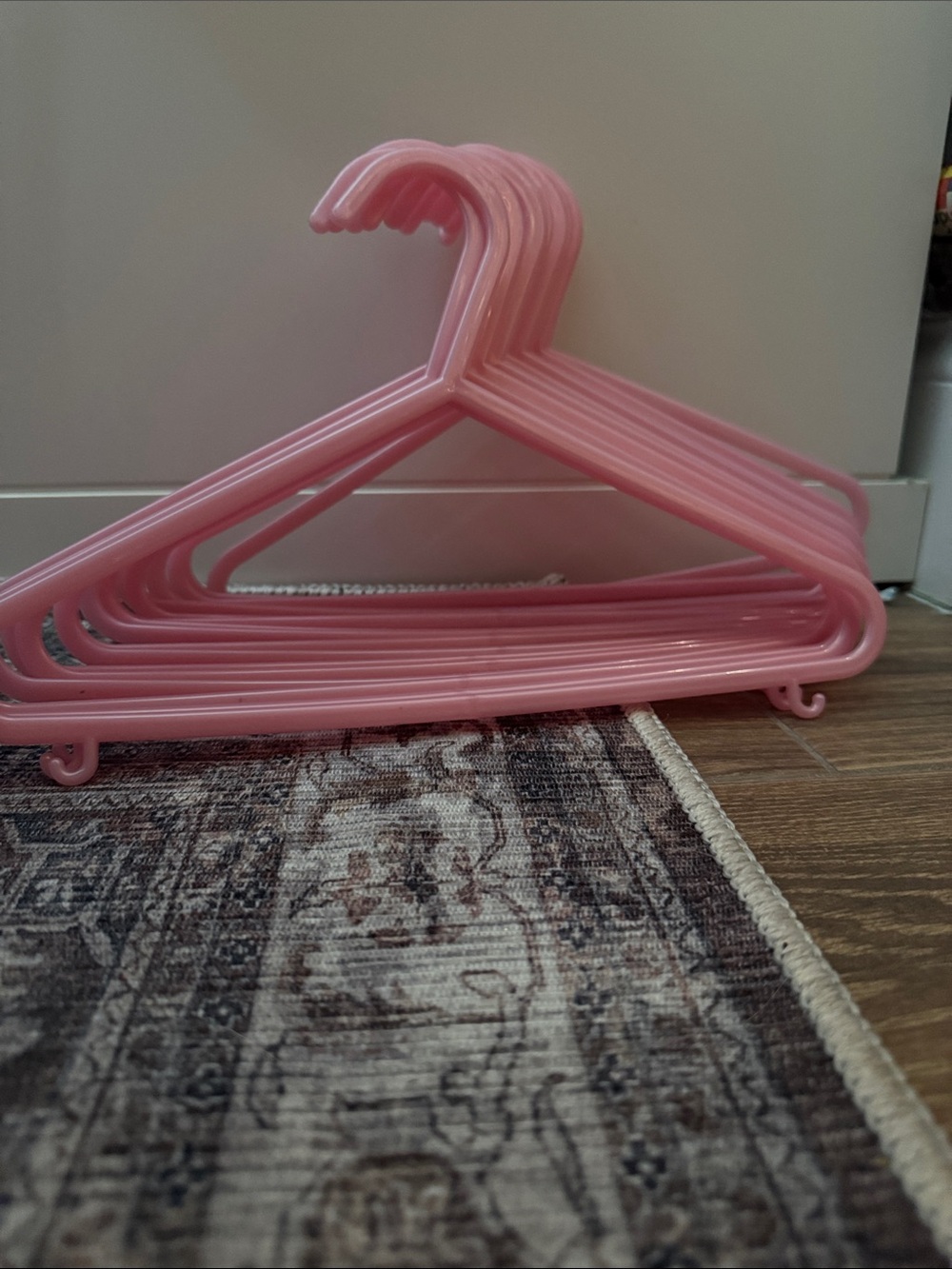 Kids Pink hangers (25 count) - Picture 2 of 5